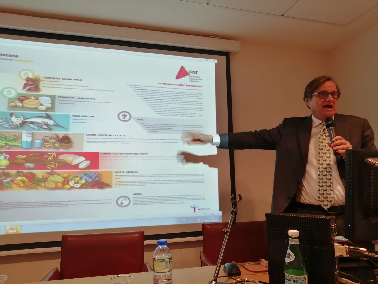 presentazione piramide alimentare toscana, Parigi 20 nov 2019